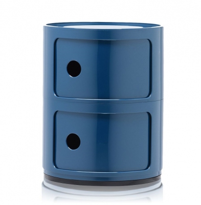 Meuble en plastique composable Componibili. Il existe dans diff�rentes finitions, ici avec 2 �tag�res en bleu brillant. 
