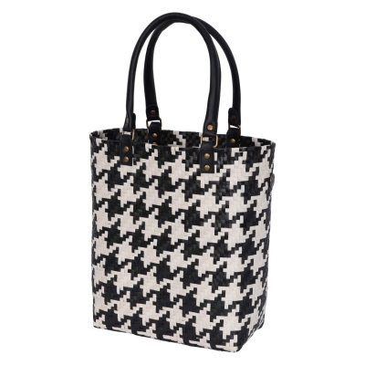 Shopper Mayfair - Handed By